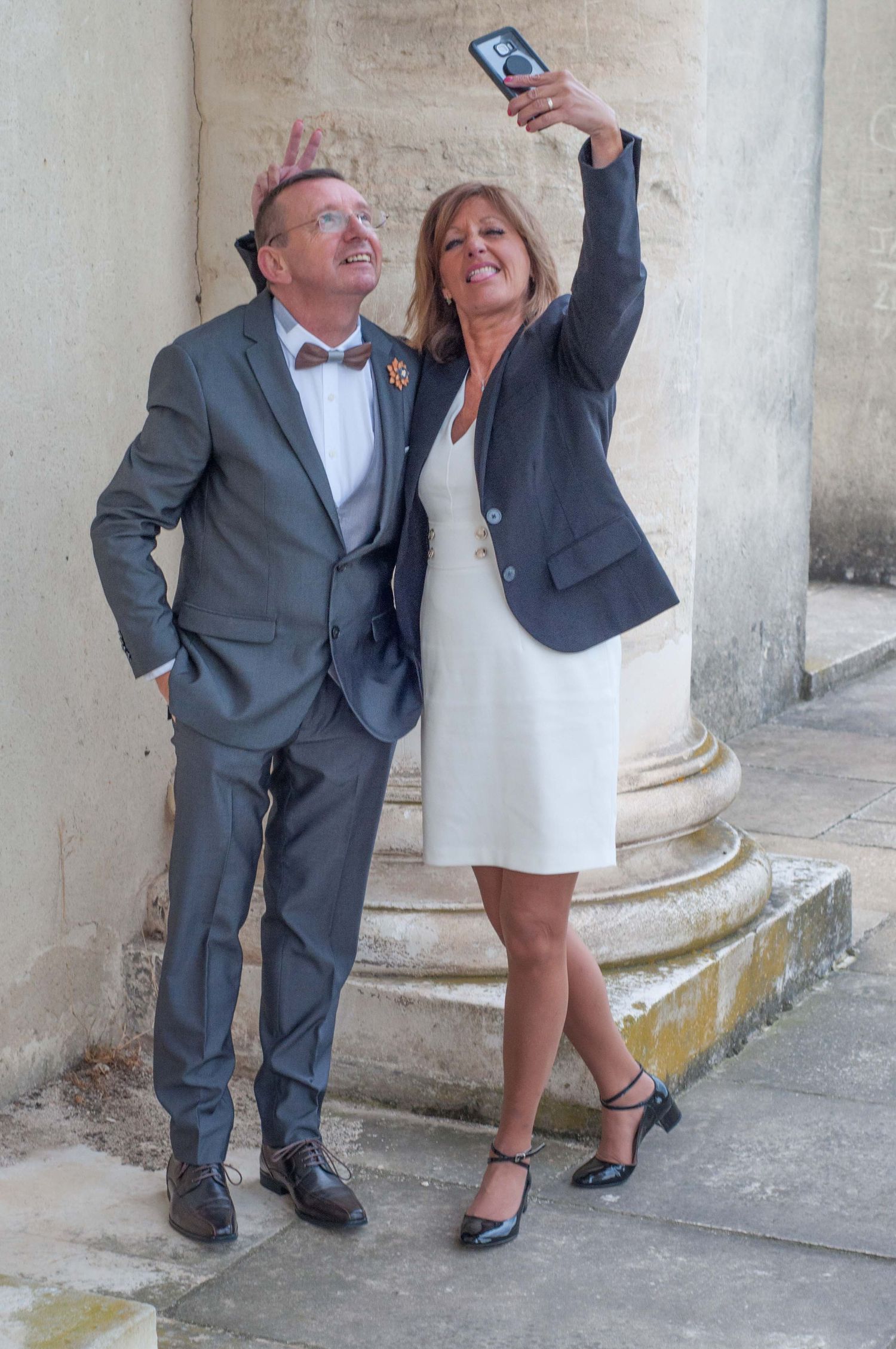Photographe en Dordogne, Lot, Lot-Et-Garonne, Gironde. 
Je réalise avec émotion des photos de familles, amis, mariages, baptêmes, communions