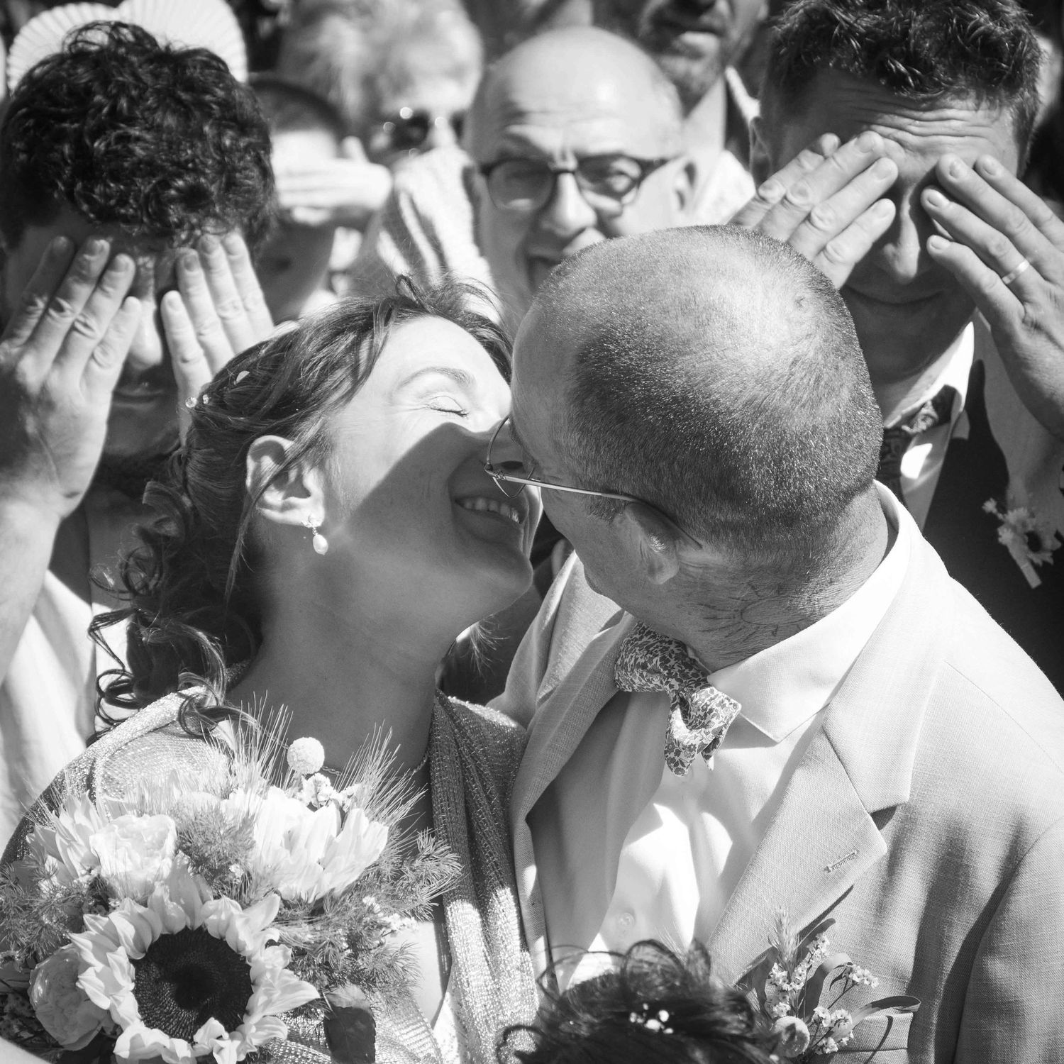 Photographe en Dordogne, Lot, Lot-Et-Garonne, Gironde. 
Je réalise avec émotion des photos de familles, amis, mariages, baptêmes, communions