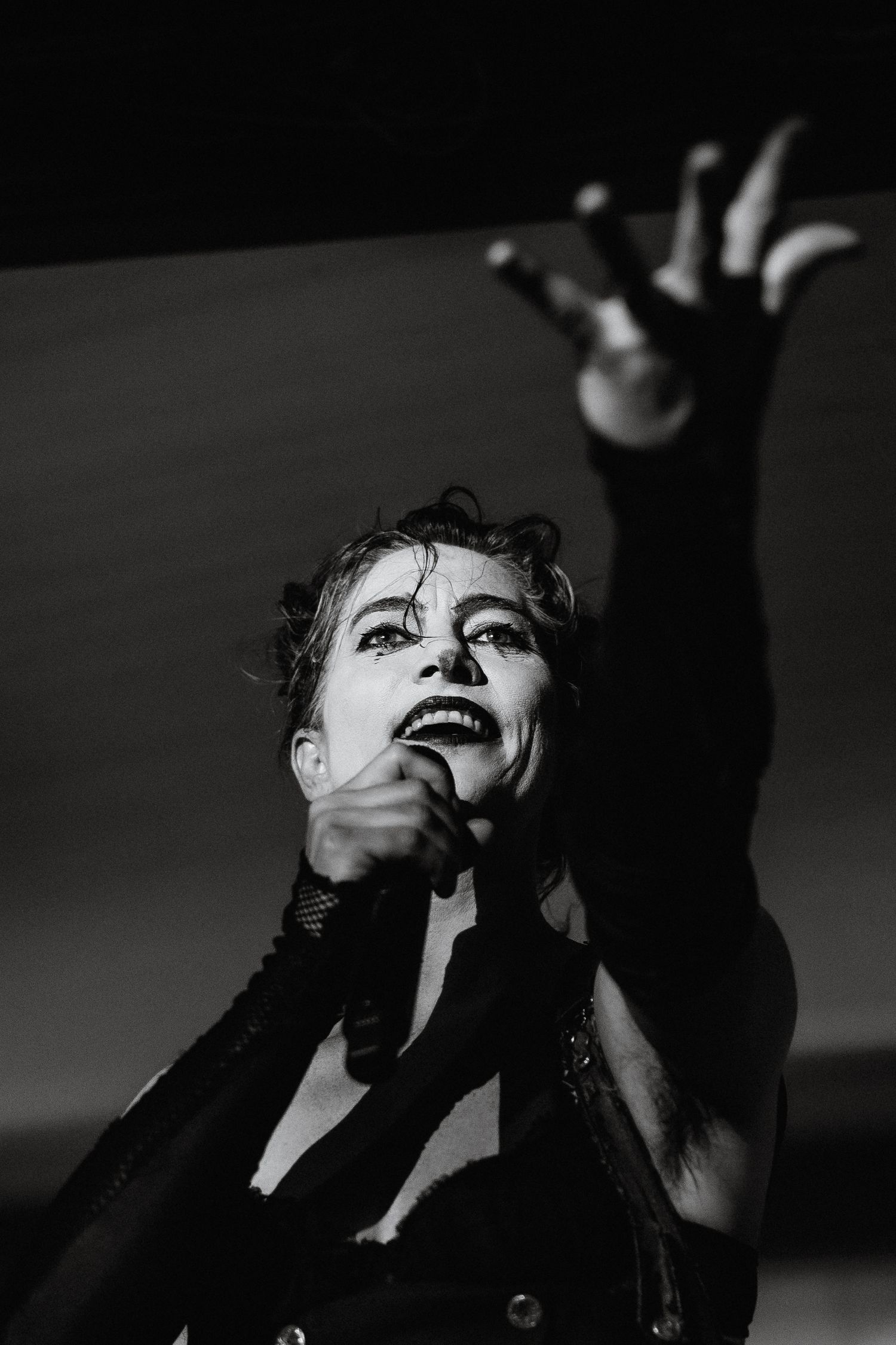 Amanda Palmer, Dresden Dolls, The Social Orlando FL, June 18 2023, black and white close up, reaching hand toward camera