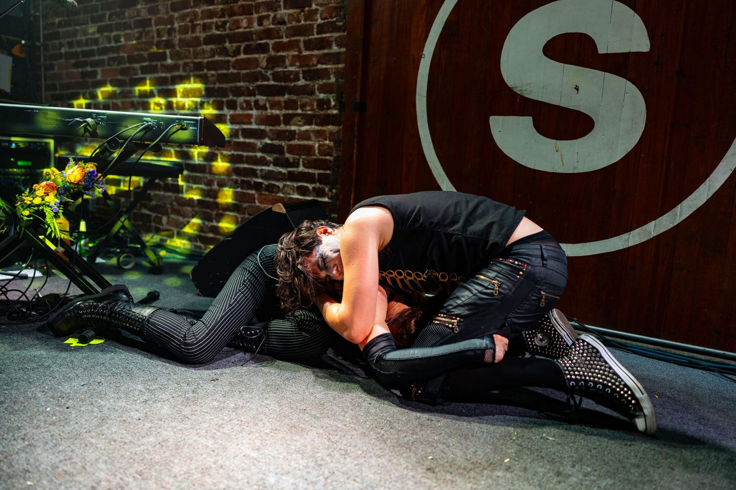 Amanda Palmer and Brian Viglione, Dresden Dolls, The Social Orlando FL, June 18 2023, embracing on the floor