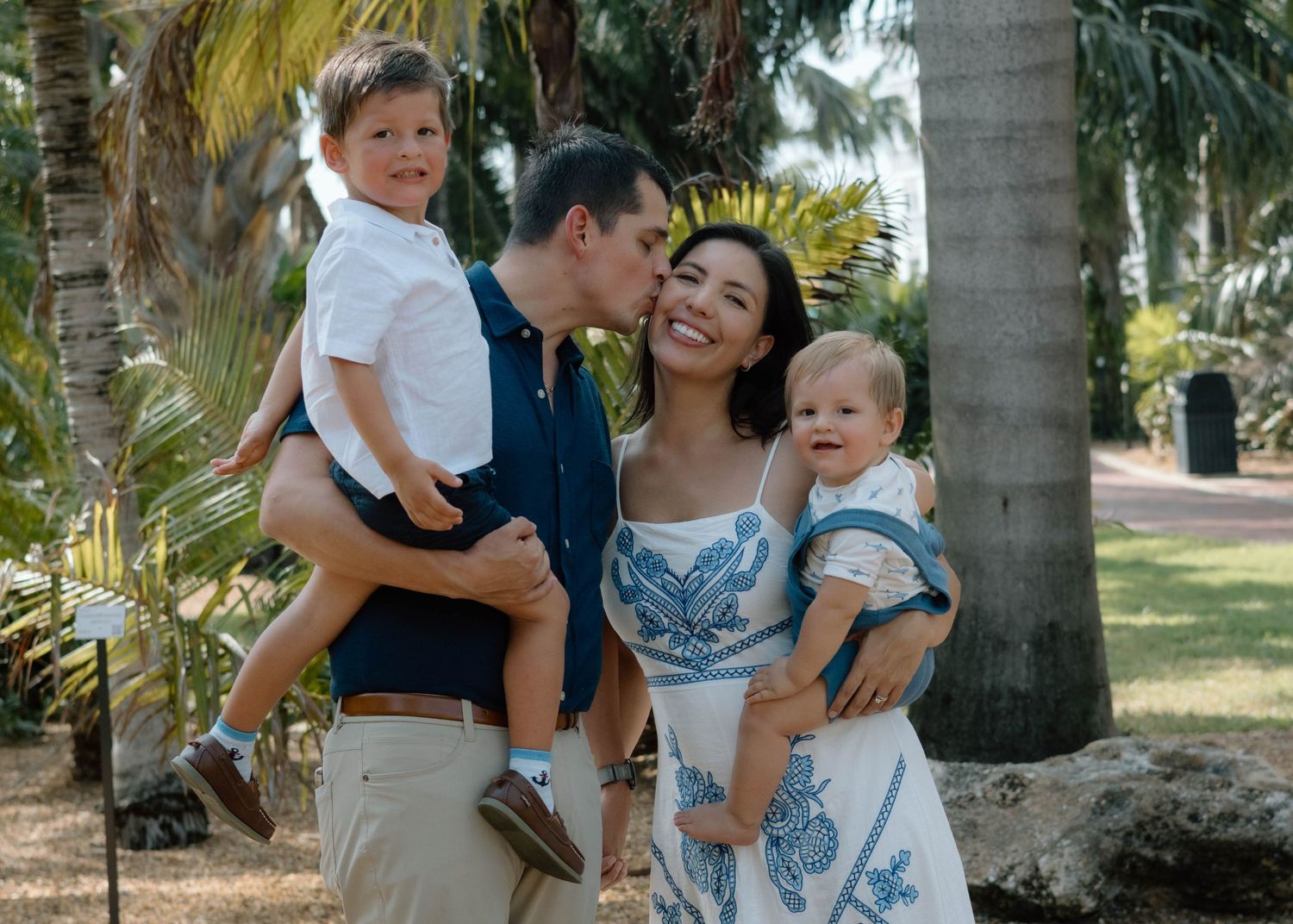 family session near downtown st.petersburg. green lush photo location. candid and posed photography