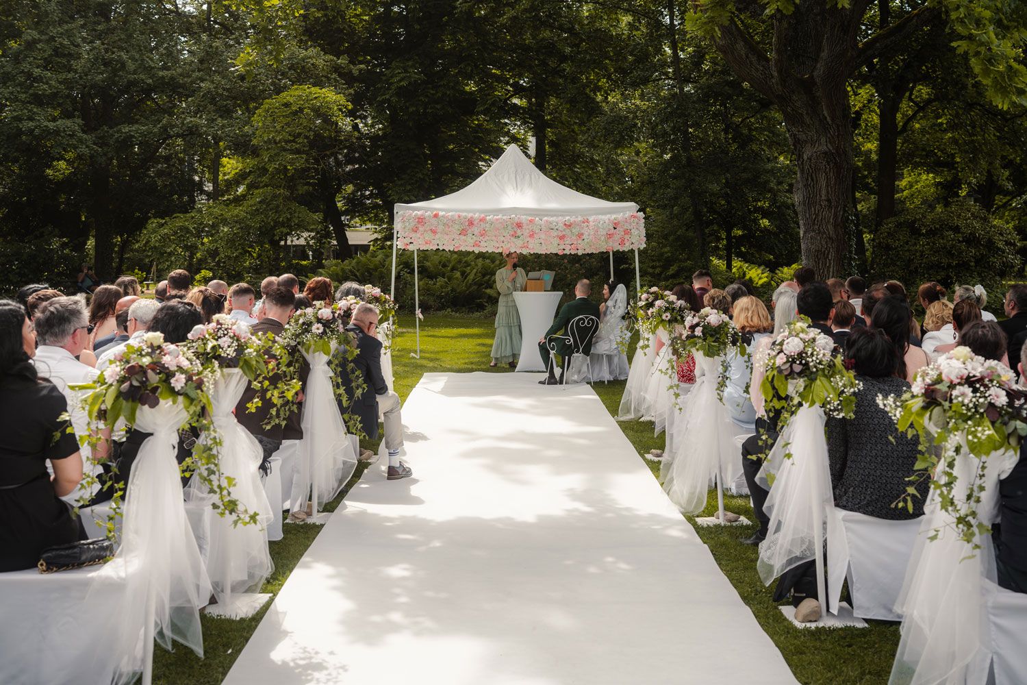 Trauung im Garten von Fingerschwur Hochzeiten