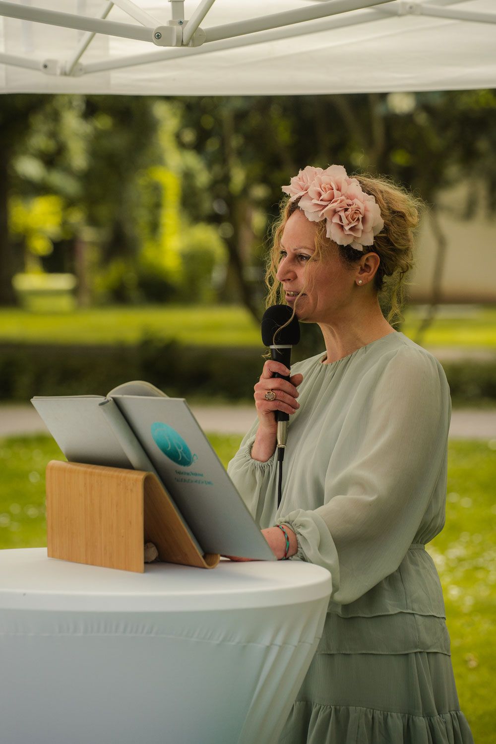 Freie Traurednerin Felicitas von Fingerschwur Hochzeiten