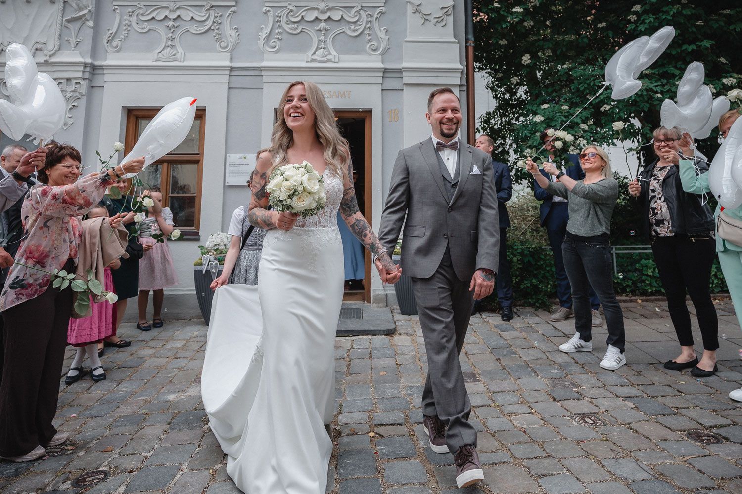Auslauf nach Standesamtlicher Hochzeit in Freising von Fingerschwur Hochzeiten