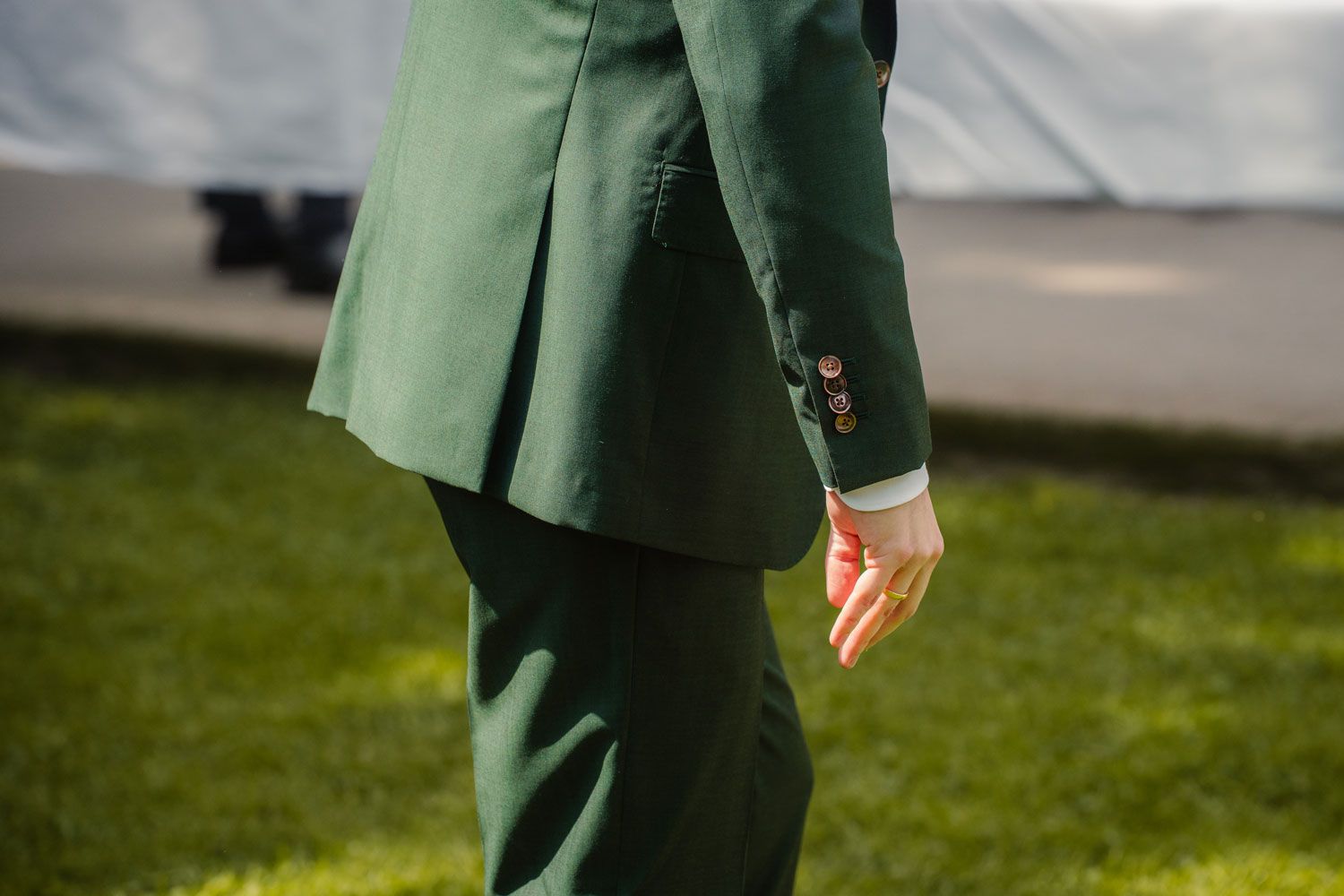 Nervöser Bräutigam von Fingerschwur Hochzeiten
