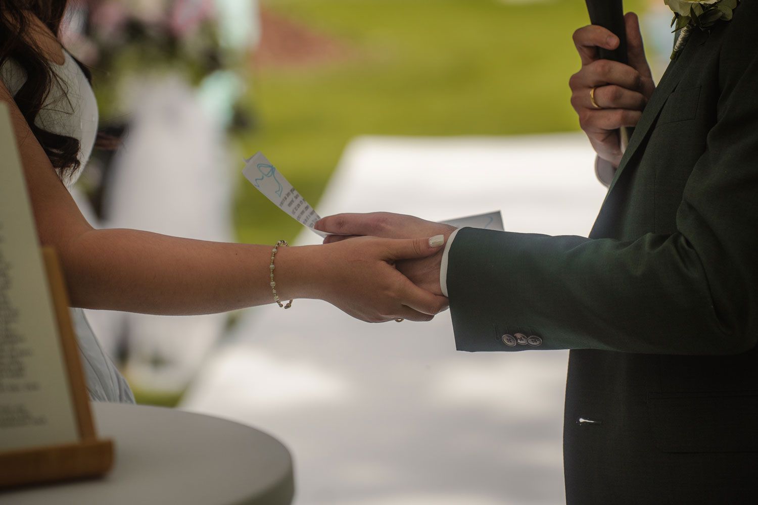 Ehegelübde und Versprechen von Fingerschwur Hochzeiten