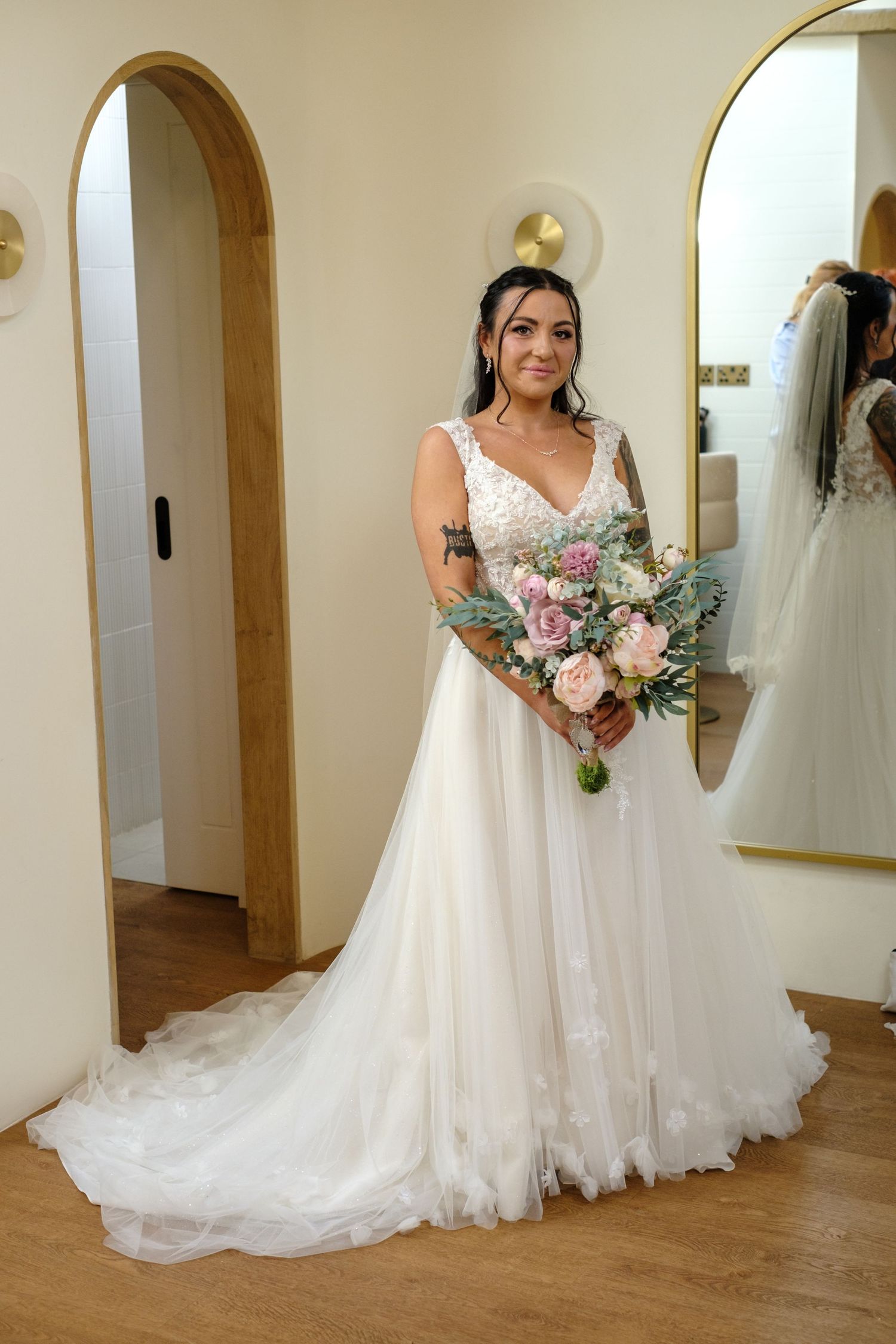 Minstrel Court Cambridge Wedding by Norfolk Wedding Photographer Chris Loneragan.