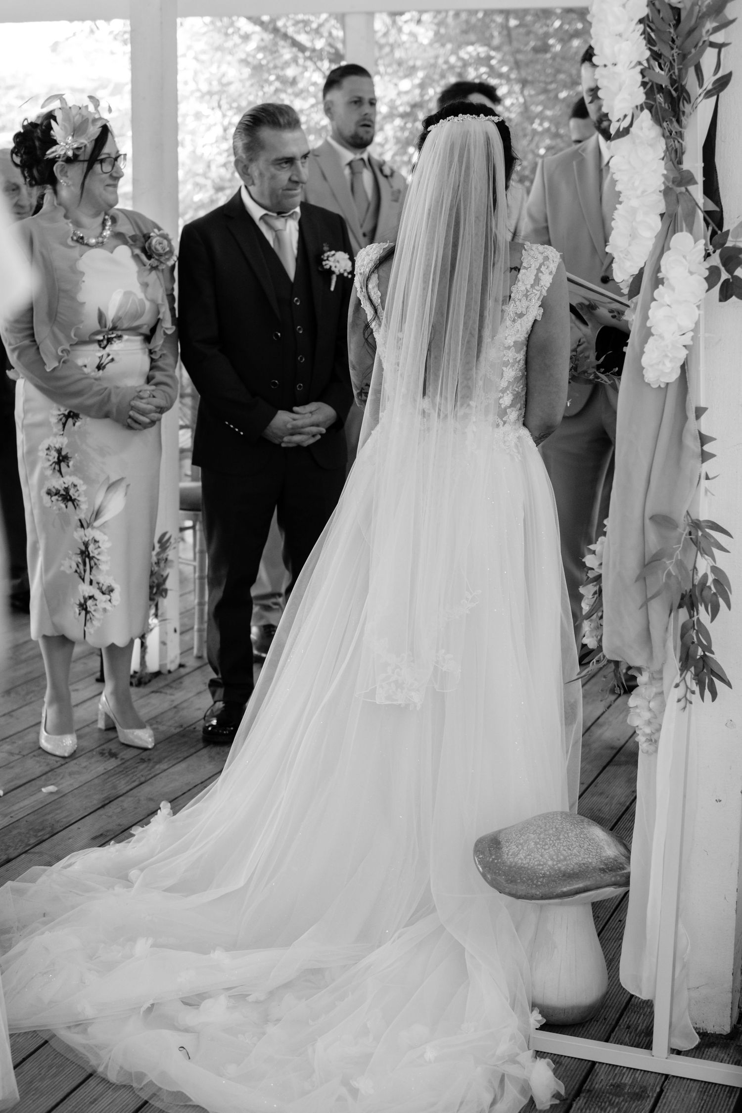 Minstrel Court Cambridge Wedding by Norfolk Wedding Photographer Chris Loneragan.