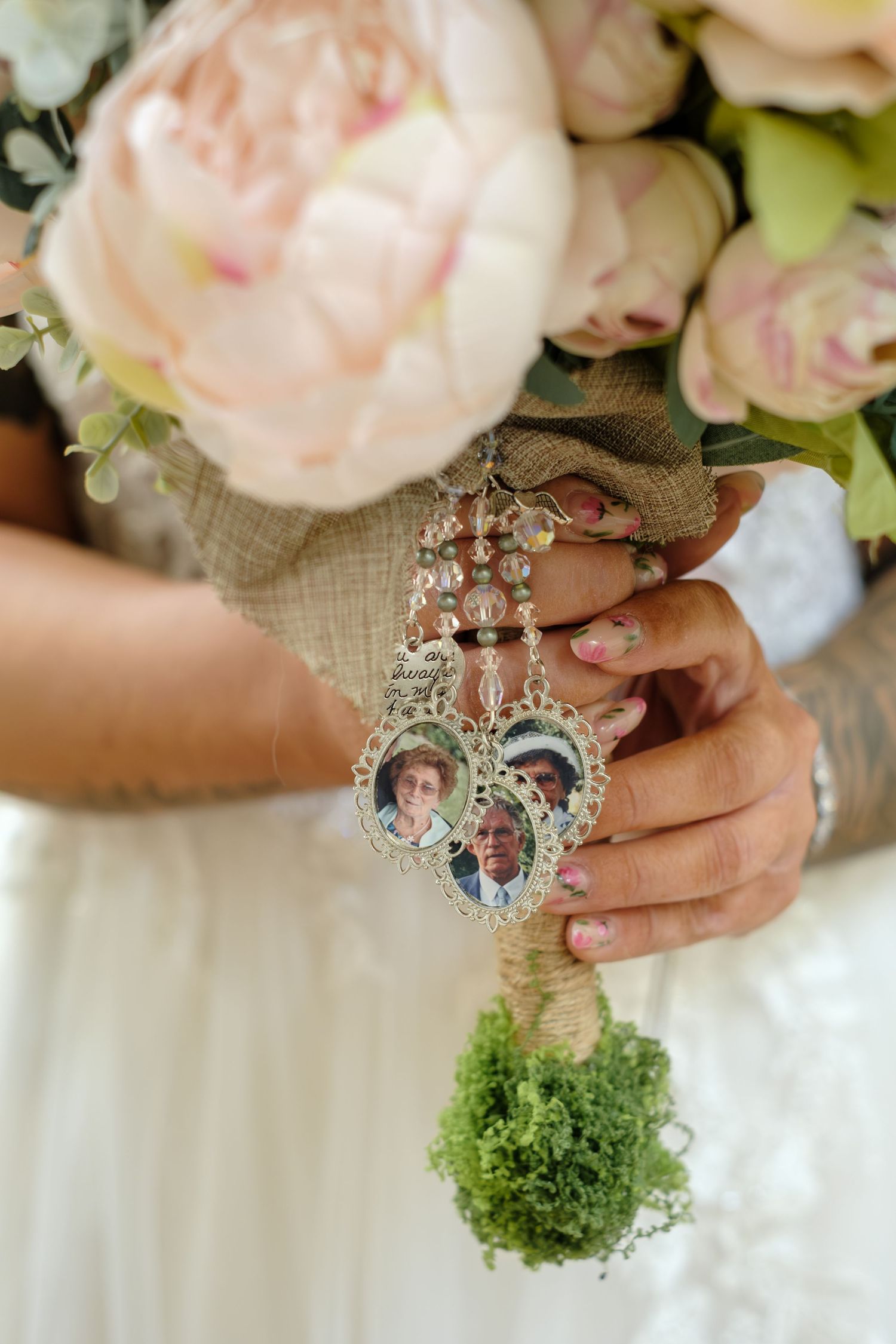 Minstrel Court Cambridge Wedding by Norfolk Wedding Photographer Chris Loneragan.