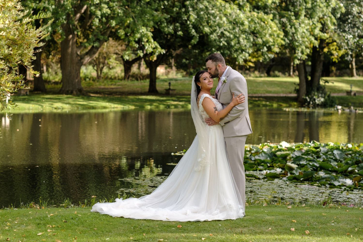 Minstrel Court Cambridge Wedding by Norfolk Wedding Photographer Chris Loneragan.