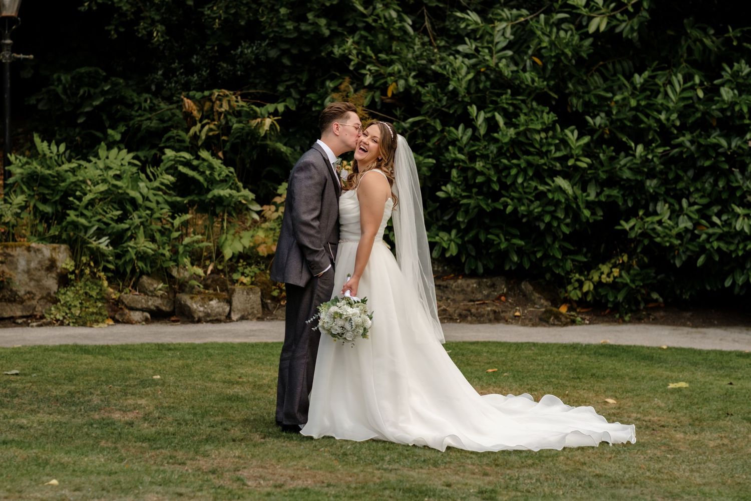Norfolk Wedding Photographer at The Maynard Arms.