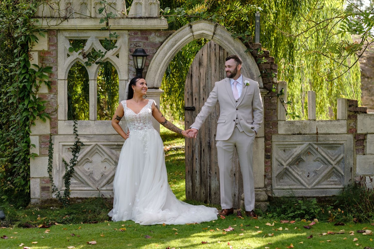 Minstrel Court Cambridge Wedding by Norfolk Wedding Photographer Chris Loneragan.