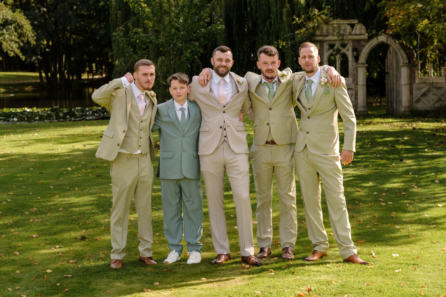 Minstrel Court Cambridge Wedding by Norfolk Wedding Photographer Chris Loneragan.
