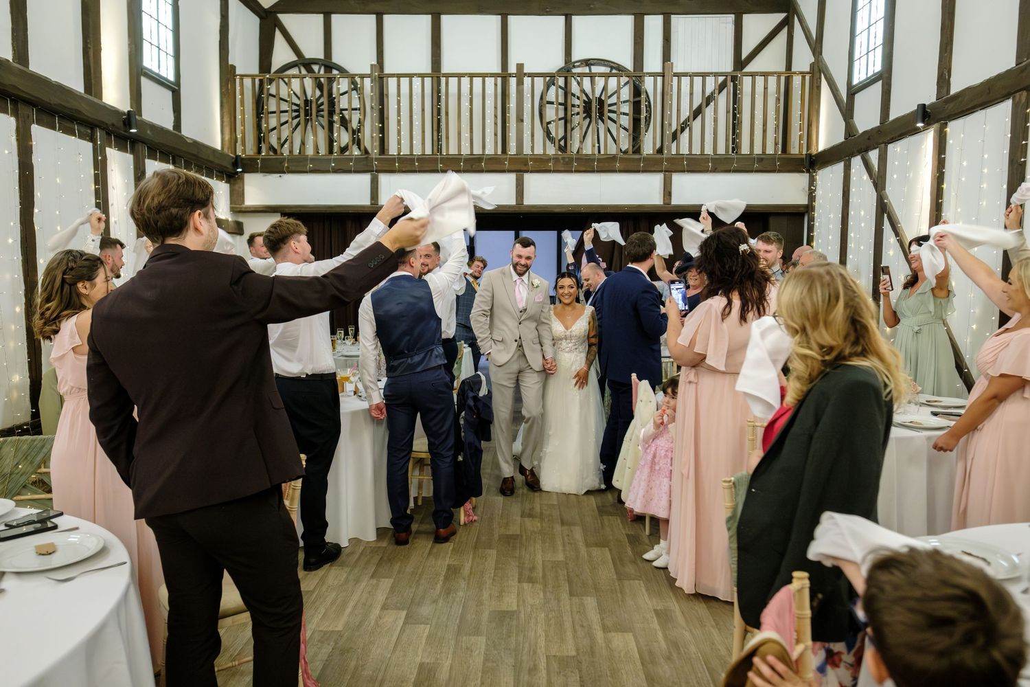 Minstrel Court Cambridge Wedding by Norfolk Wedding Photographer Chris Loneragan.