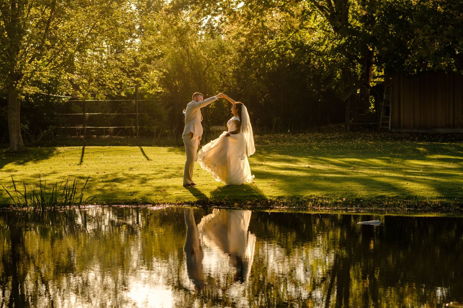 Minstrel Court Cambridge Wedding by Norfolk Wedding Photographer Chris Loneragan.