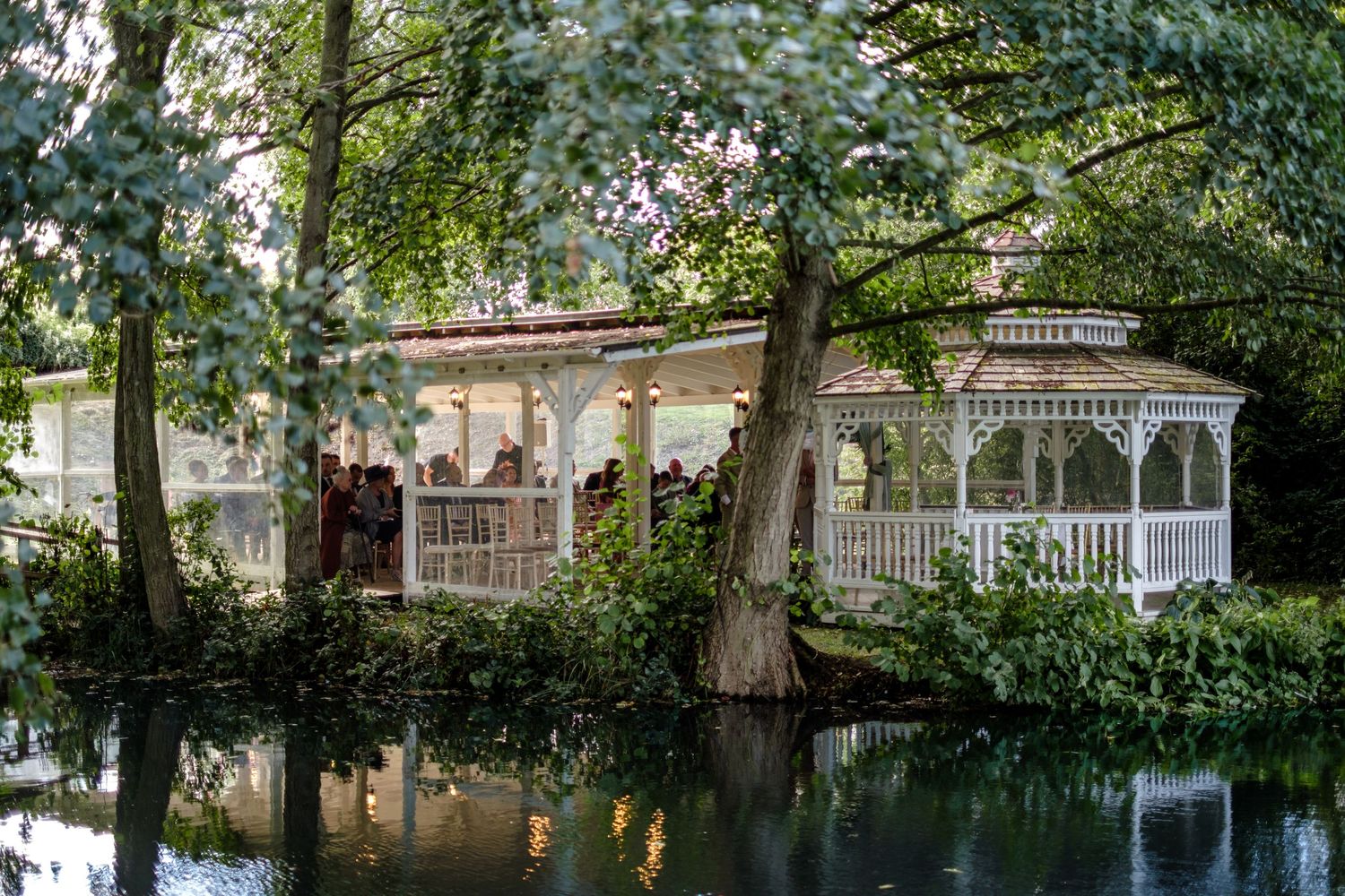 Minstrel Court Cambridge Wedding by Norfolk Wedding Photographer Chris Loneragan.