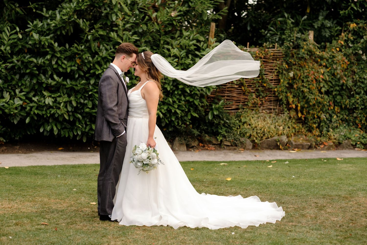 Norfolk Wedding Photographer at The Maynard Arms.