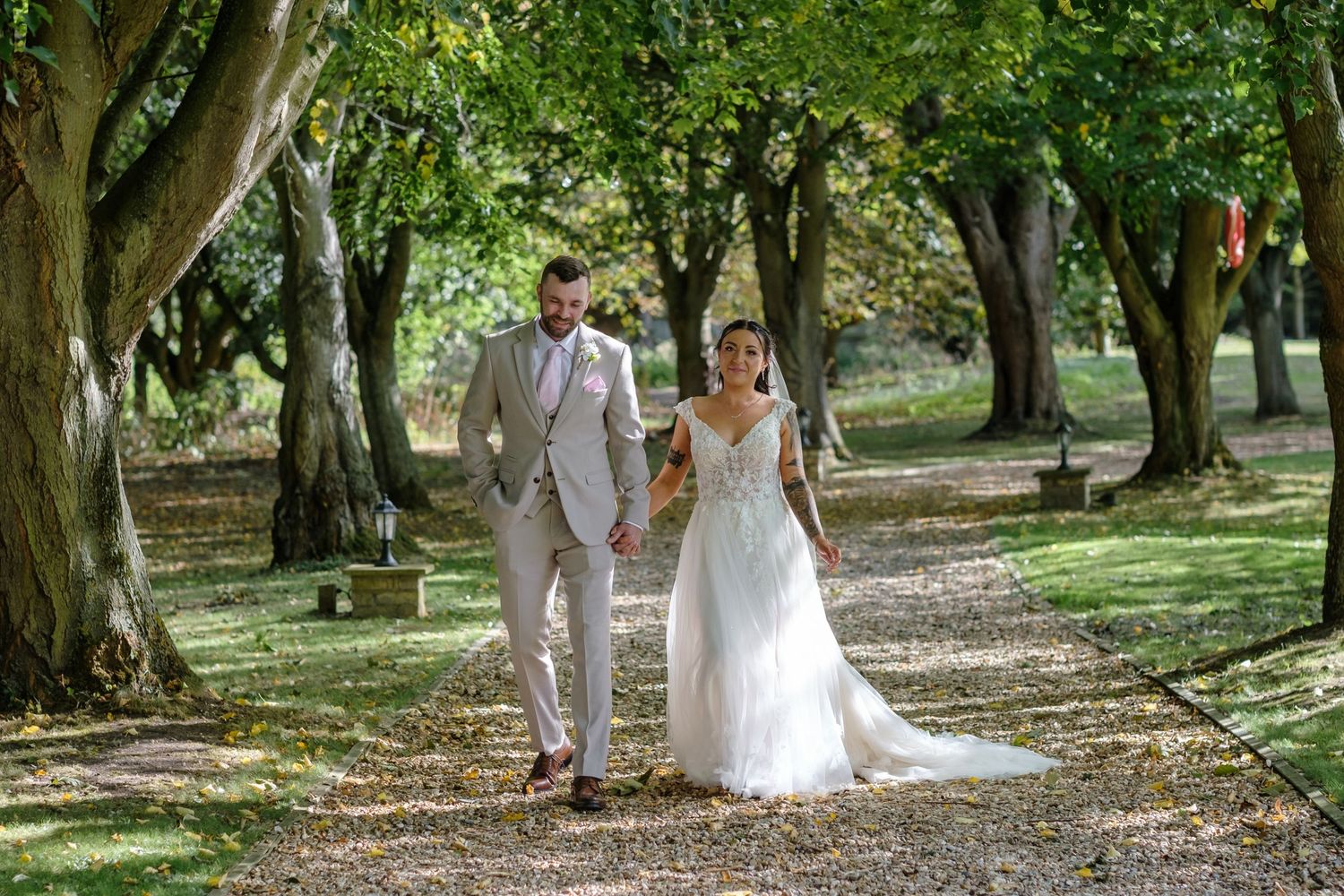 Minstrel Court Cambridge Wedding by Norfolk Wedding Photographer Chris Loneragan.