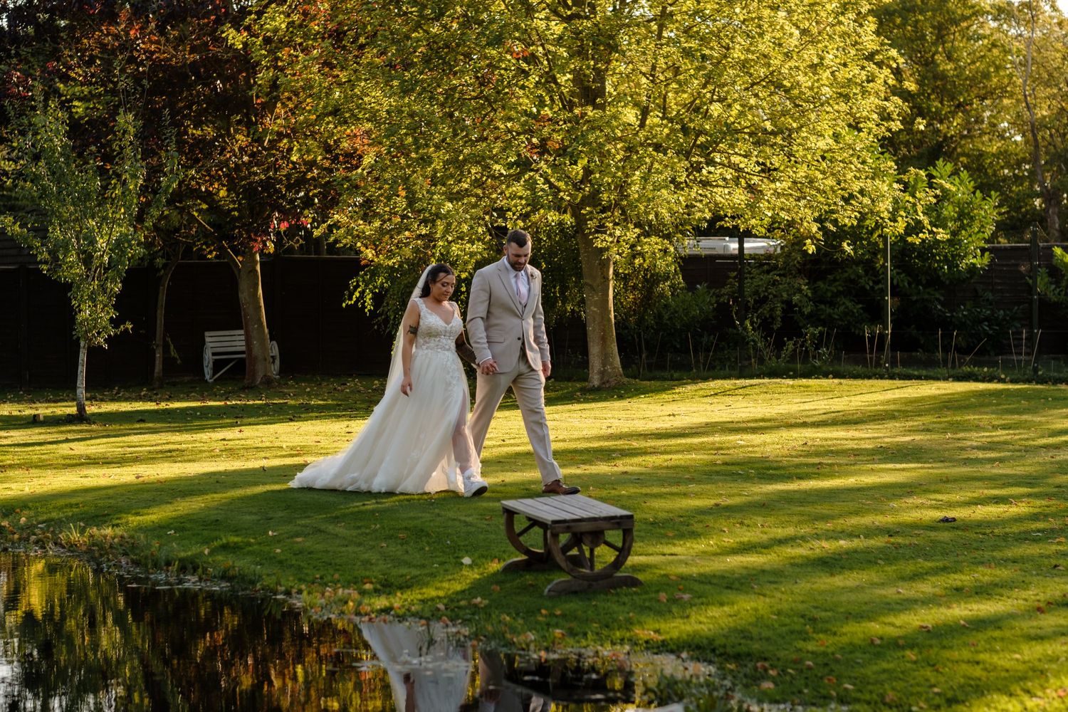 Minstrel Court Cambridge Wedding by Norfolk Wedding Photographer Chris Loneragan.