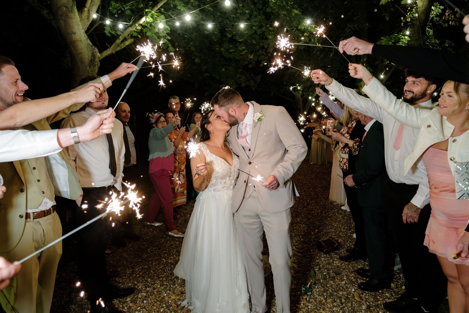 Minstrel Court Cambridge Wedding by Norfolk Wedding Photographer Chris Loneragan.