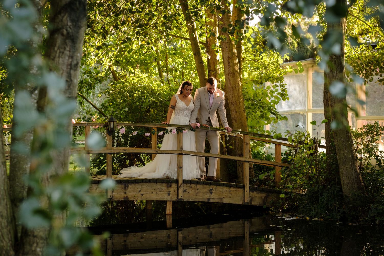 Minstrel Court Cambridge Wedding by Norfolk Wedding Photographer Chris Loneragan.