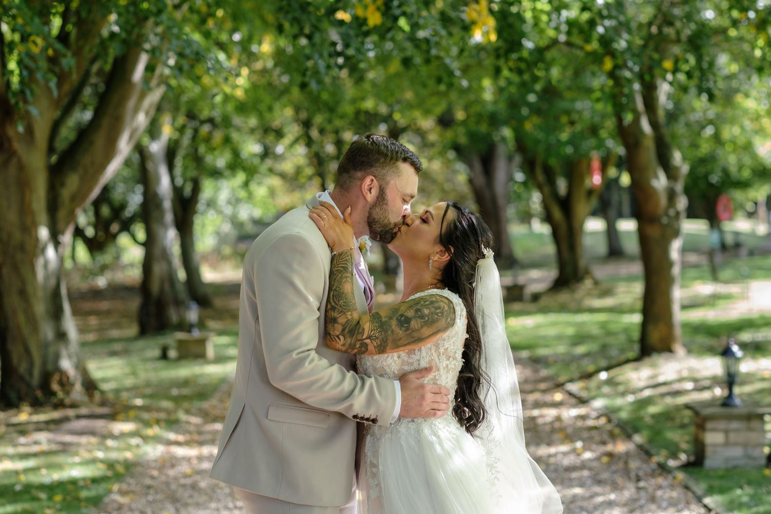 Minstrel Court Cambridge Wedding by Norfolk Wedding Photographer Chris Loneragan.