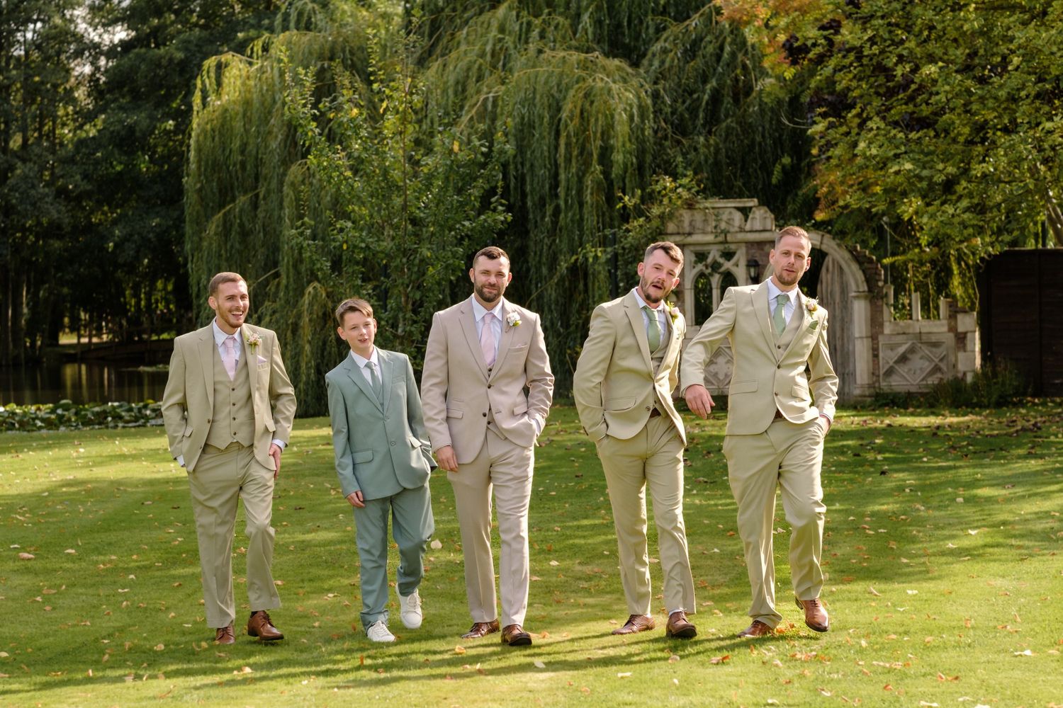 Minstrel Court Cambridge Wedding by Norfolk Wedding Photographer Chris Loneragan.