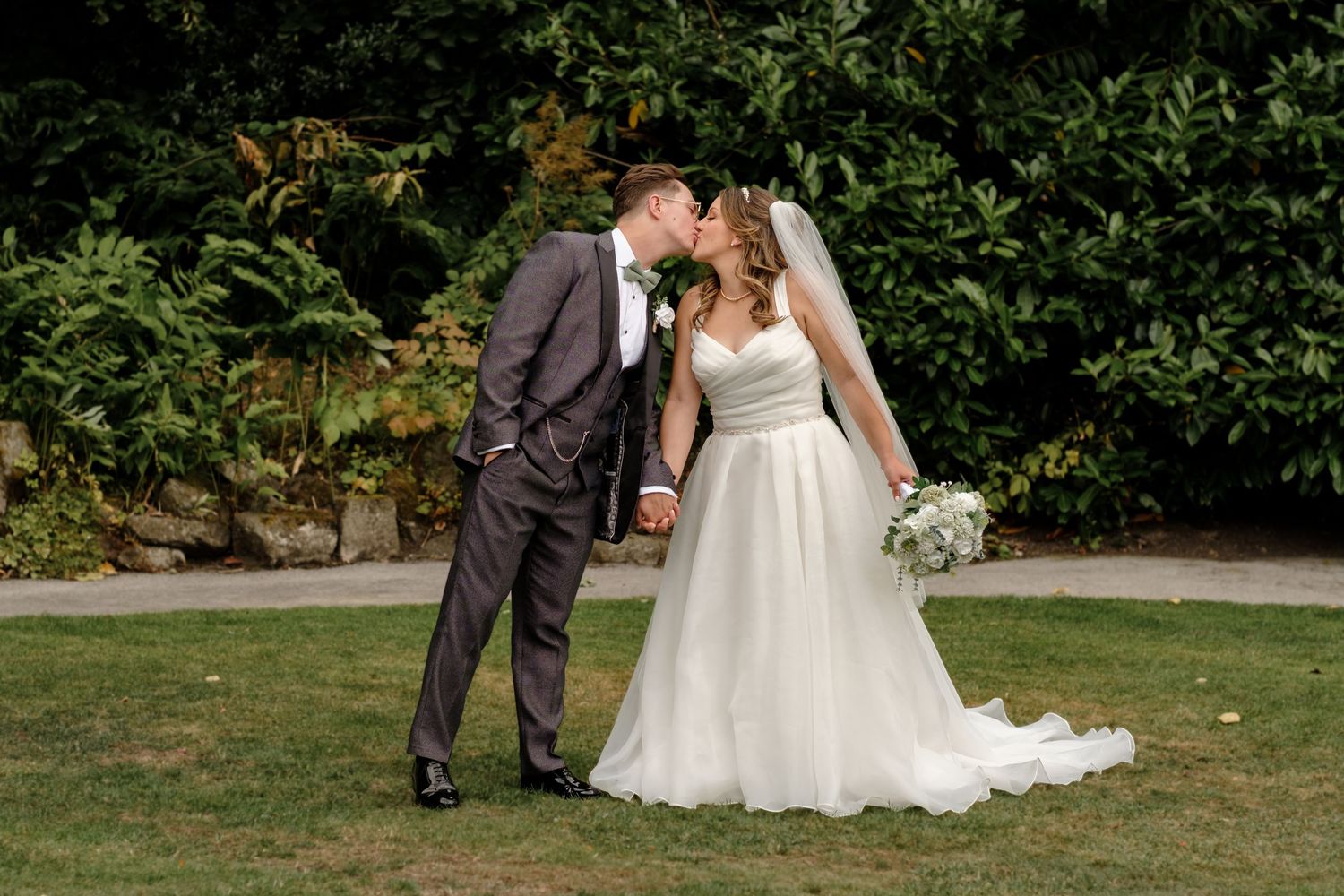 Norfolk Wedding Photographer at The Maynard Arms.