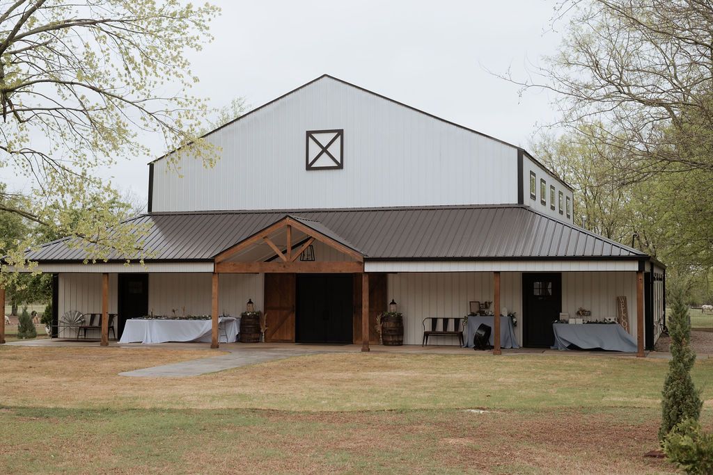 Image of Rocky Meadow Farm in Owasso, OK by Capturing Candid Photography- Oklahoma Wedding Venue