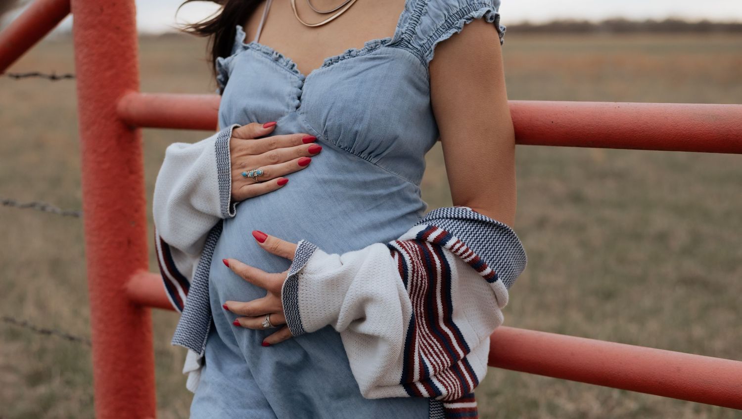 Western maternity session- Tulsa photographer  Capturing Candid Photography