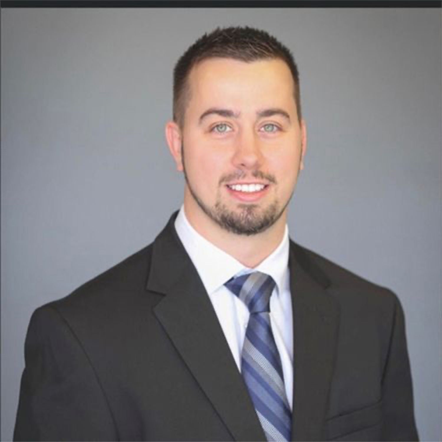 Professional Real Estate Agent Headshot in Bethlehem, PA - Before headshot