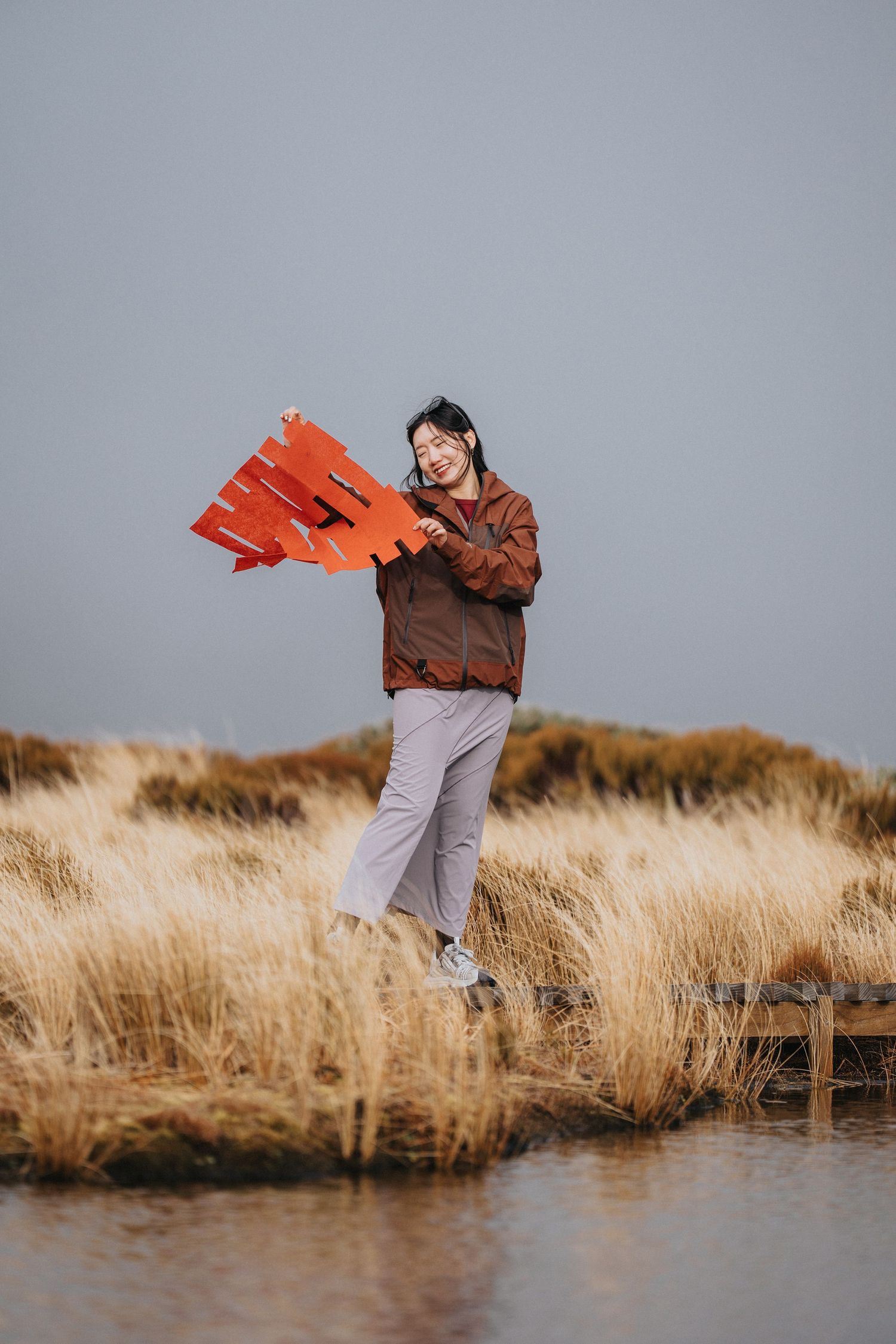 Romantic wedding photoshoot in Auckland with natural and cinematic style by Wesley Yan