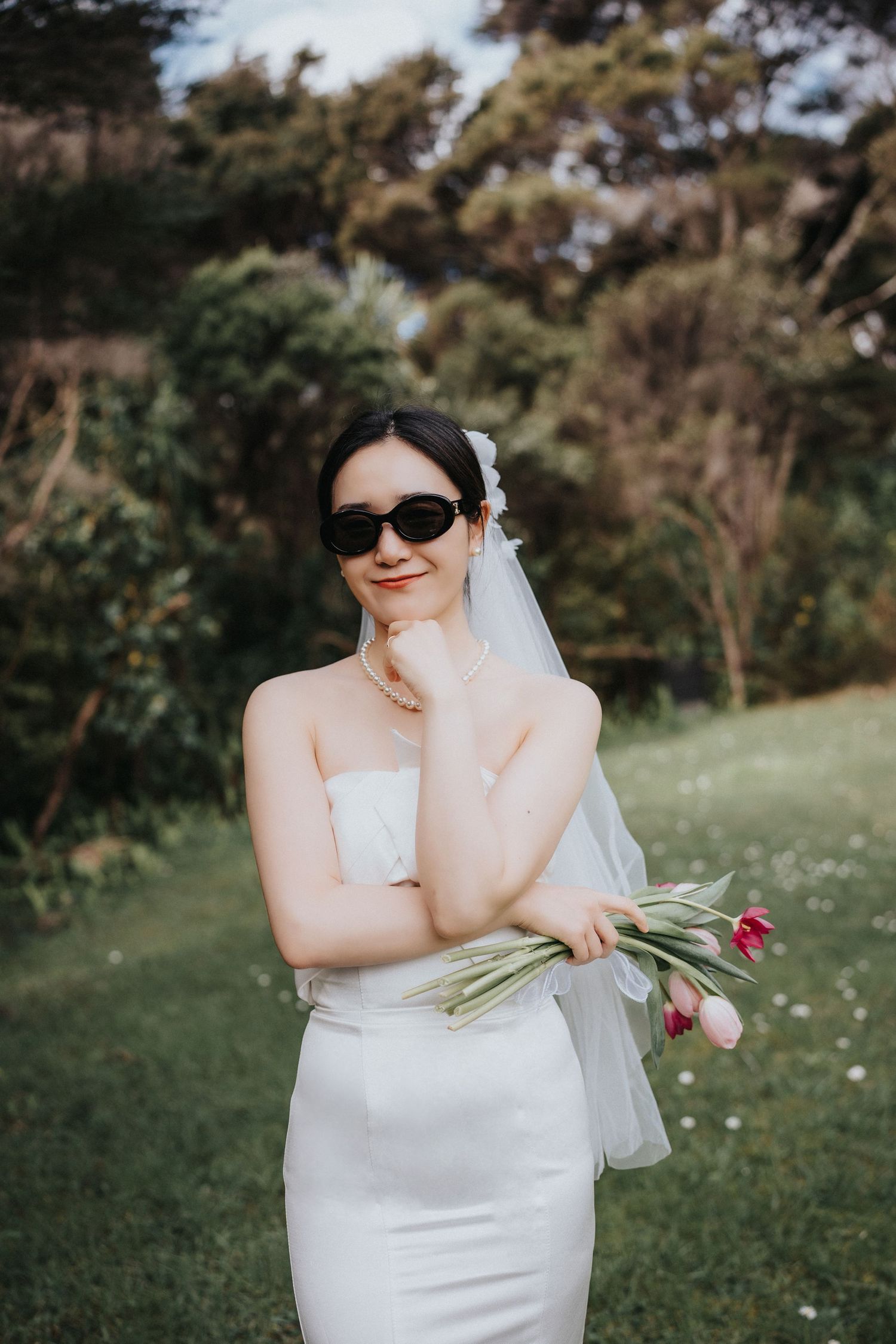Romantic wedding photoshoot in Auckland with natural and cinematic style by Wesley Yan