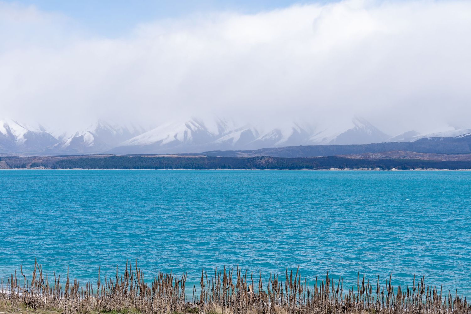 New Zealand landscape photography capturing mountains and lakes by Wesley Yan