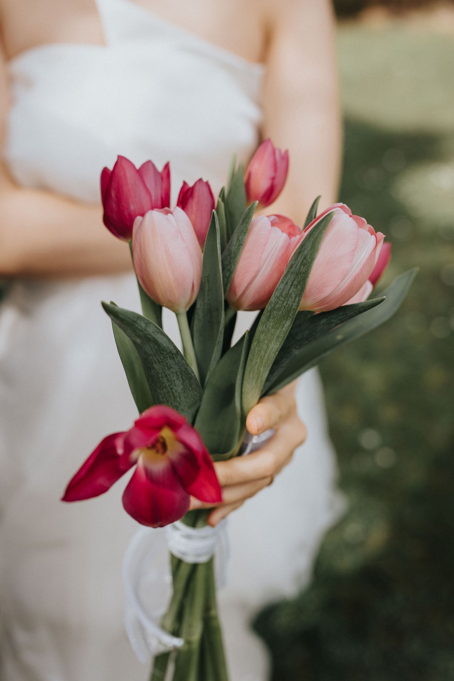 Romantic wedding photoshoot in Auckland with natural and cinematic style by Wesley Yan