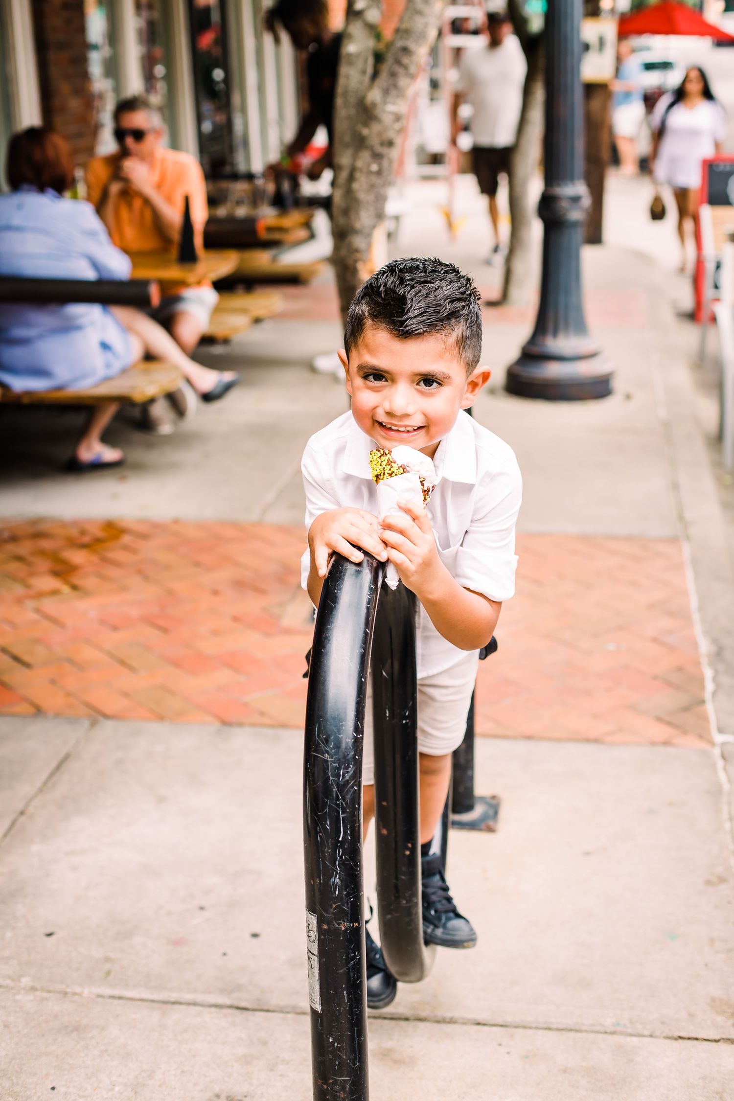 fun urban family photos in dallas fort worth bishop arts district
