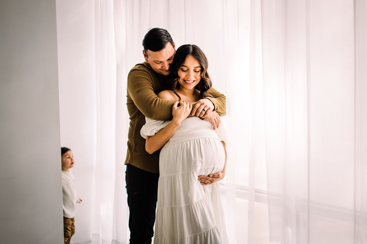 maternity pose ideas fort worth studio maternity photoshoot