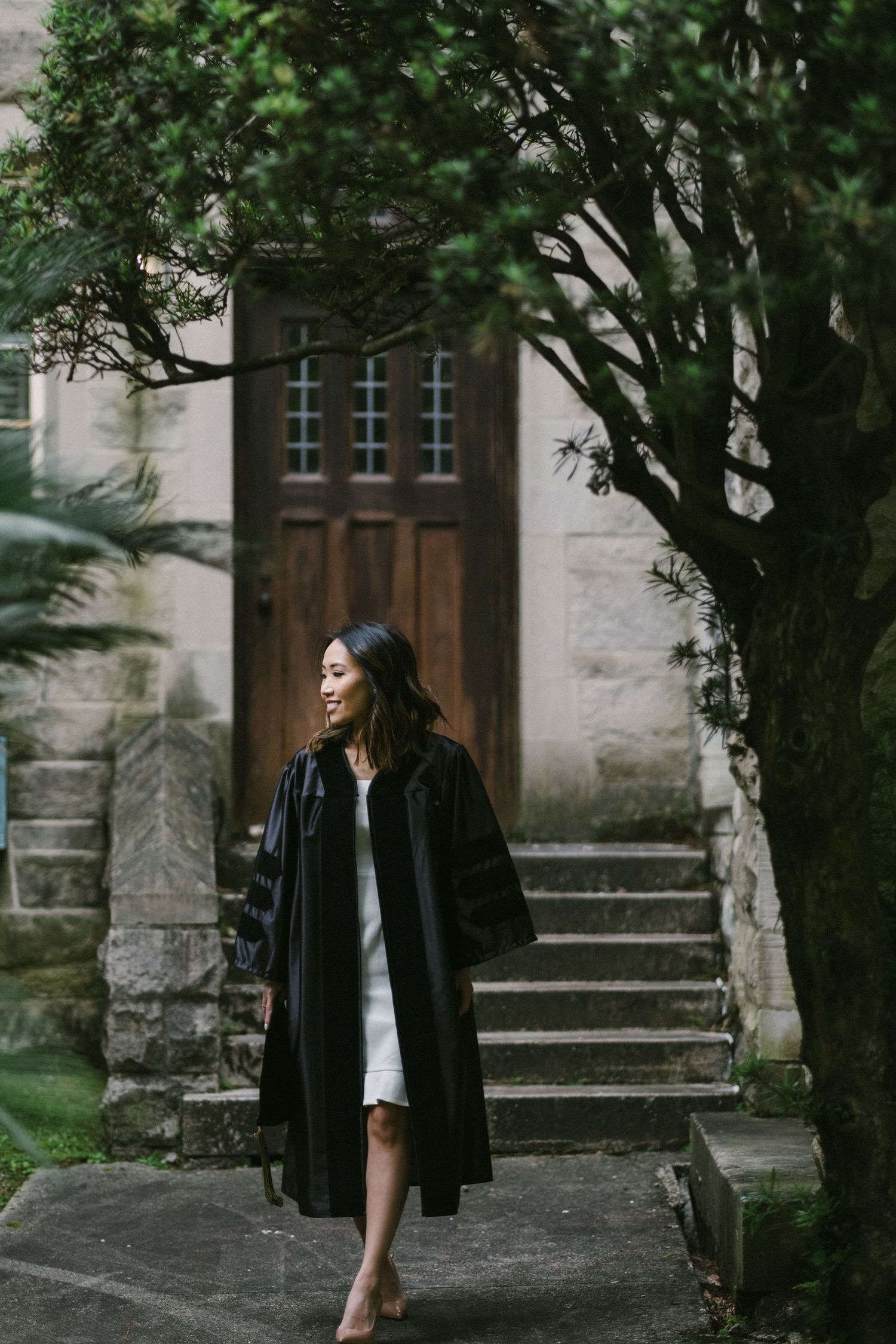 Modern New Orleans senior photoshoot with creative, aesthetic grad pics capturing authentic vibes, personal style, and iconic portraits.