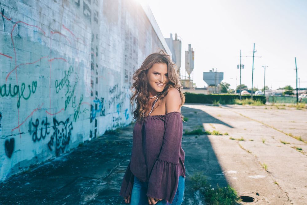 Timeless New Orleans senior photography with creative portraits capturing your teen’s personality, confidence, and graduation milestone.