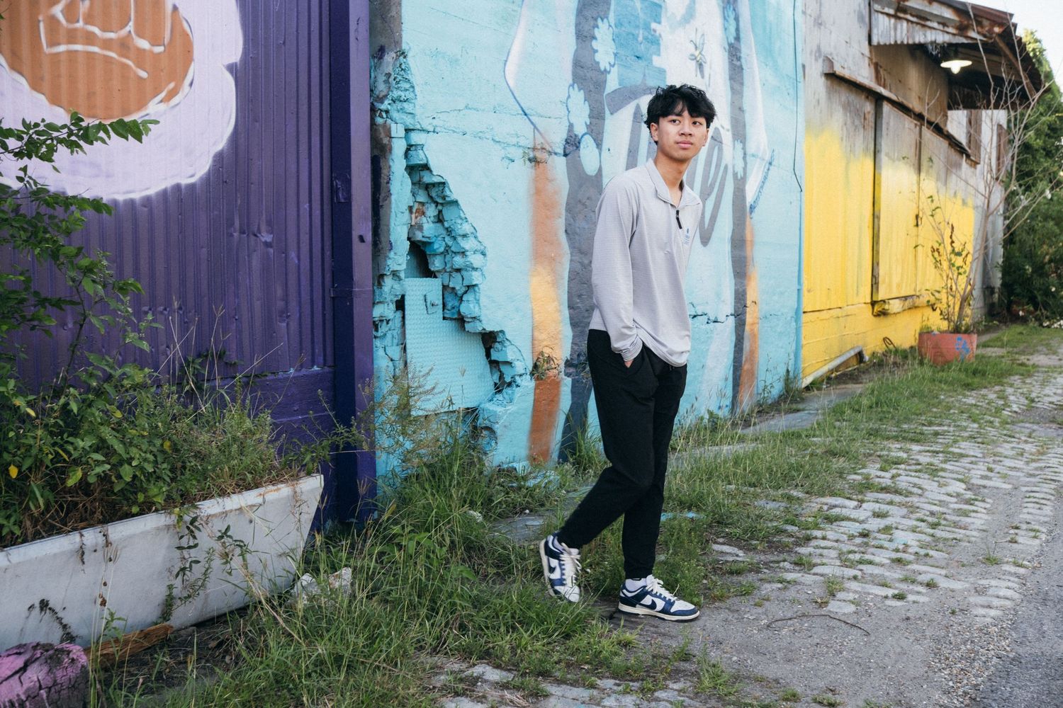Modern New Orleans senior photoshoot with creative, aesthetic grad pics capturing authentic vibes, personal style, and iconic portraits.