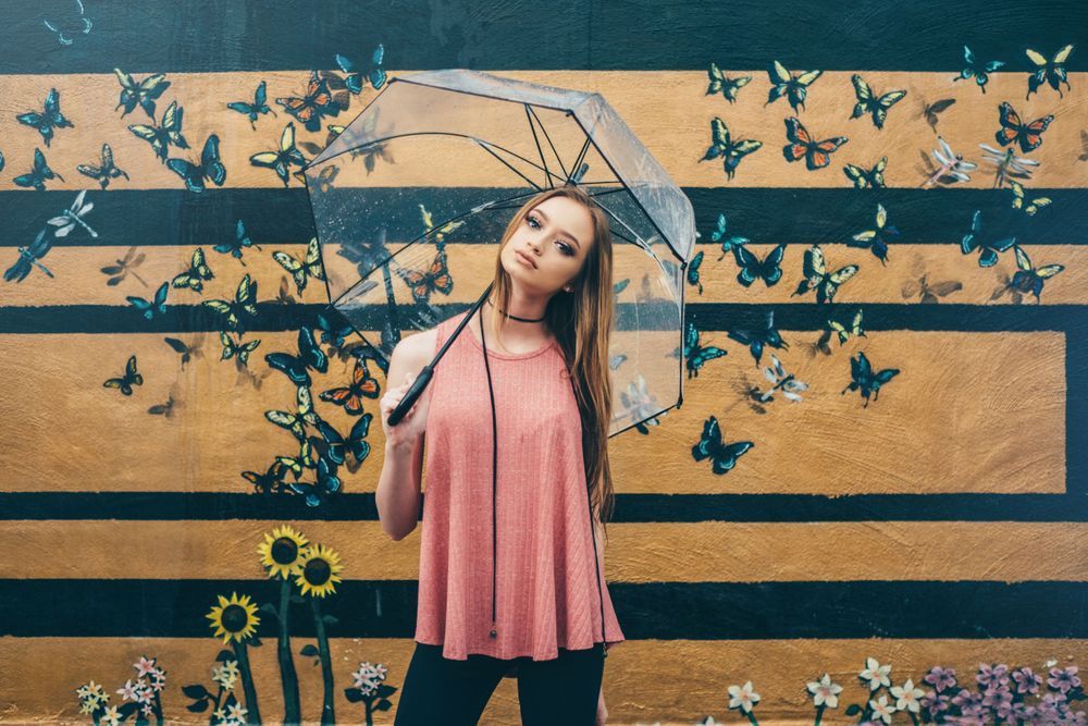 Timeless New Orleans senior photography with creative portraits capturing your teen’s personality, confidence, and graduation milestone.