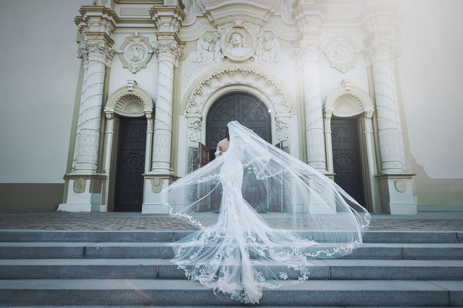 Creative, modern, and romantic New Orleans wedding couple portraits with candid, timeless photography capturing love and real moments