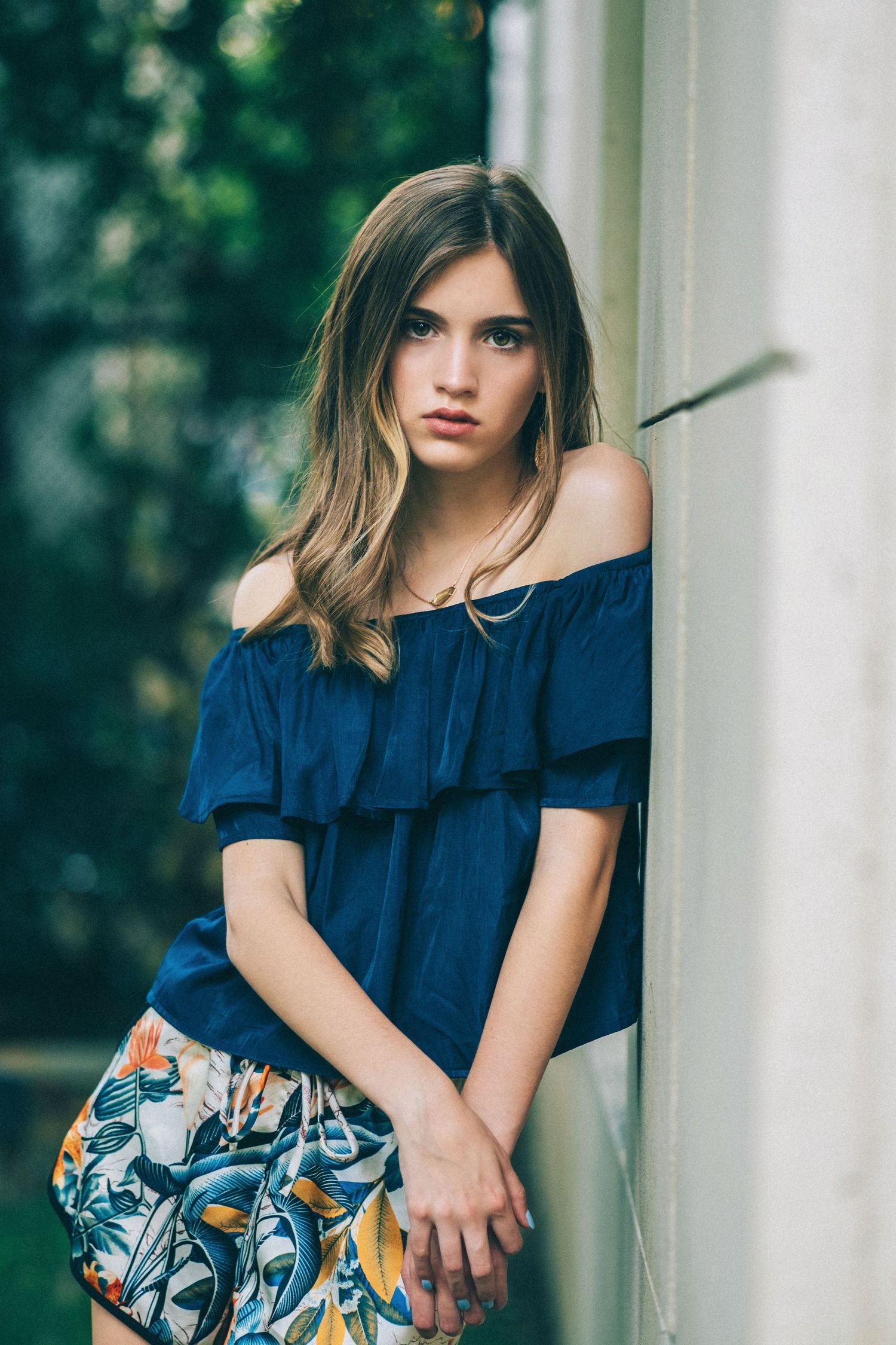 Timeless New Orleans senior photography with creative portraits capturing your teen’s personality, confidence, and graduation milestone.
