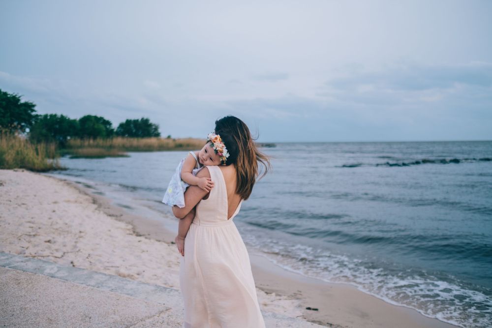 Creative, modern New Orleans maternity photography with timeless portraits capturing love, beauty, and the joy of expecting mothers.