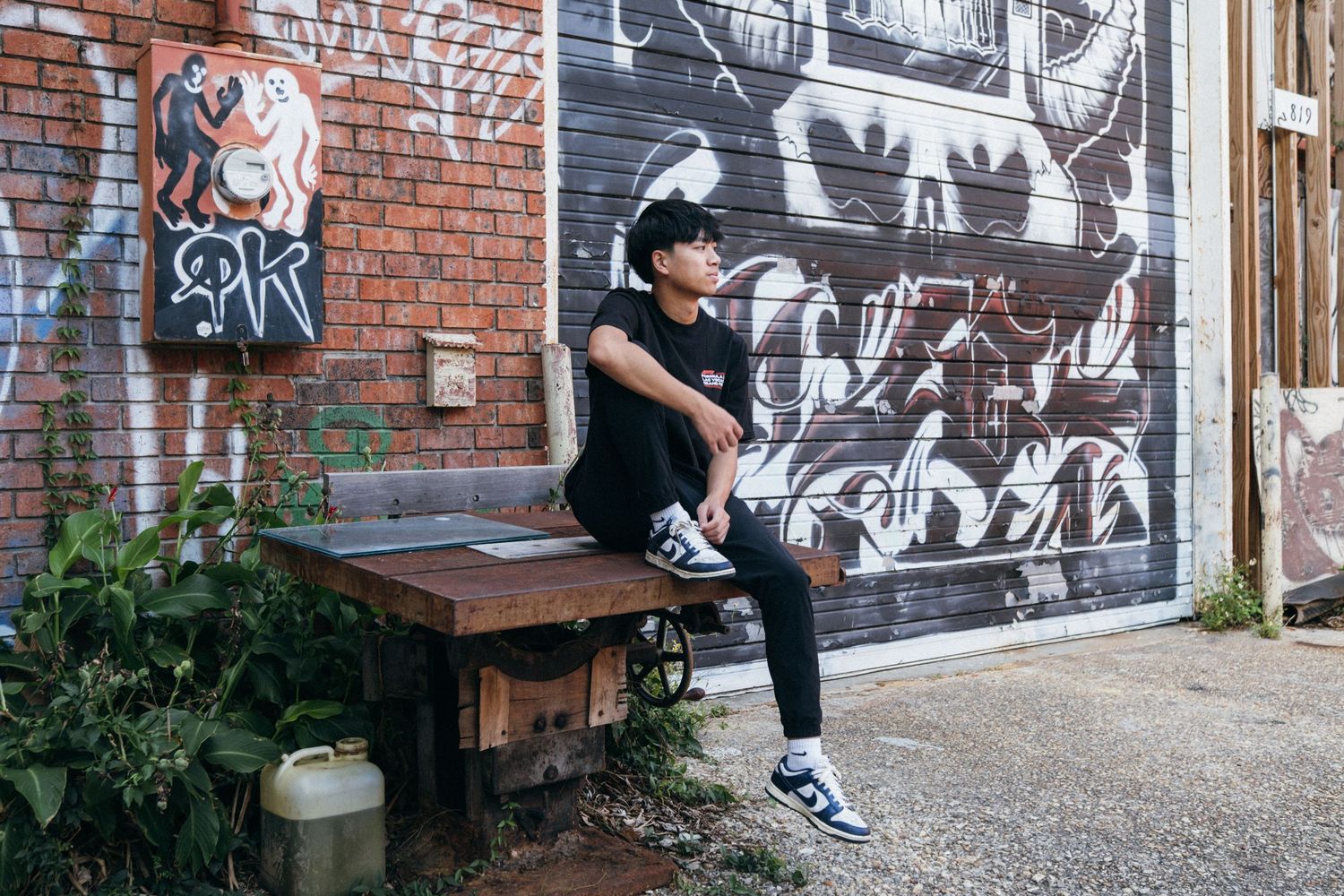 Modern New Orleans senior photoshoot with creative, aesthetic grad pics capturing authentic vibes, personal style, and iconic portraits.