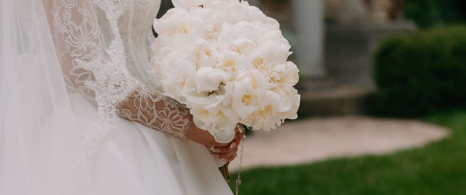 Wausau, Eau Claire, Green Bay, Wisconsin Wedding Photography. Catholic Bride in documentary lifestyle photo.