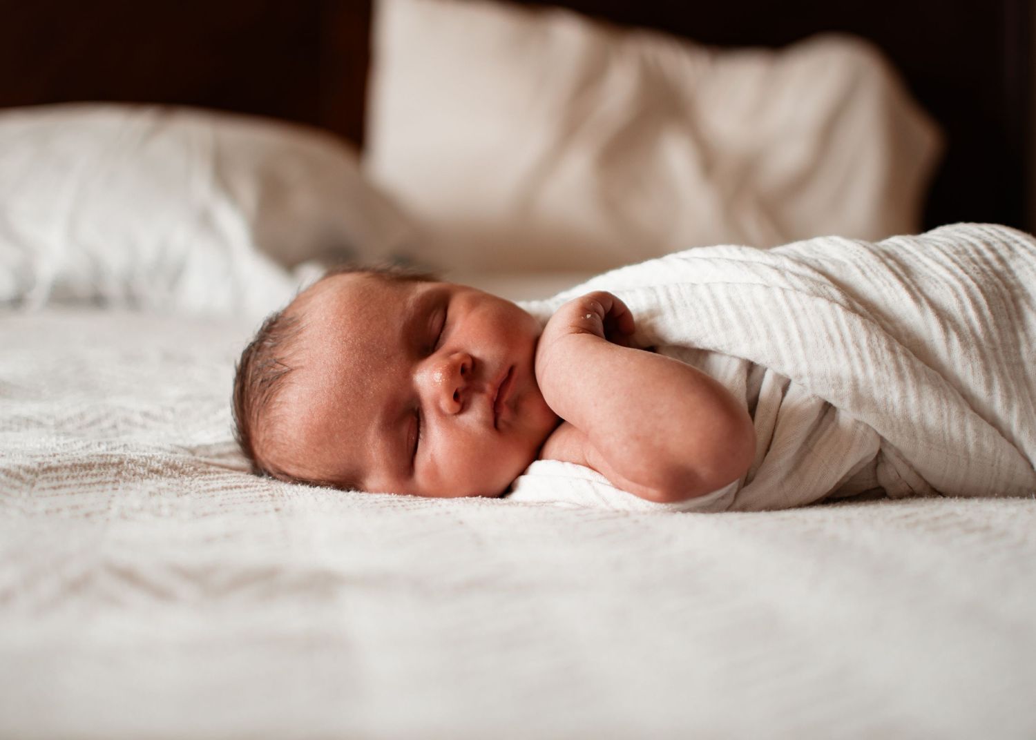 Wausau, Eau Claire, Green Bay, Wisconsin Wedding | Family | Newborn Photography. Newborn in white clothing