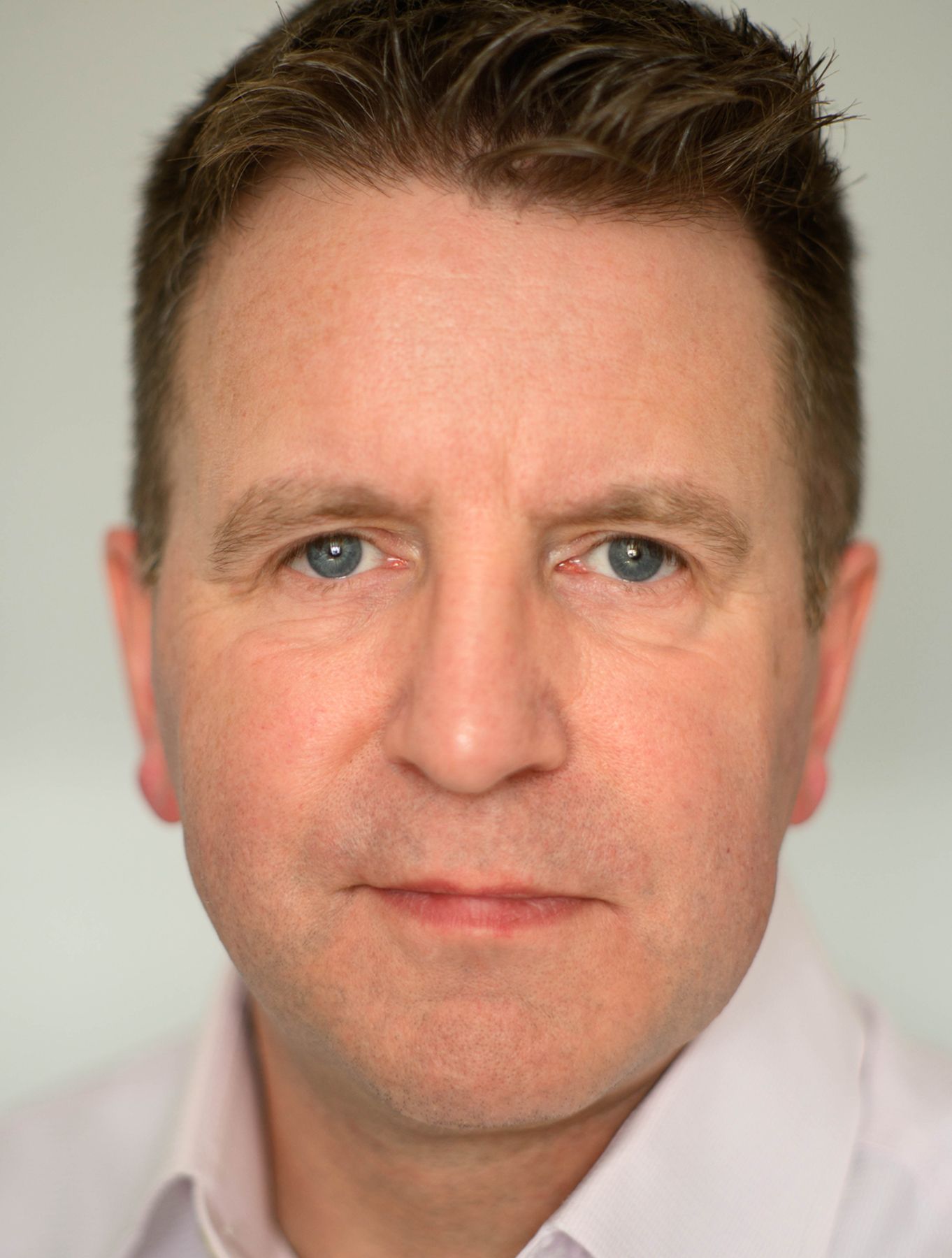 Headshot portrait of wedding photographer Geoff Nichols for the Kincora About page.