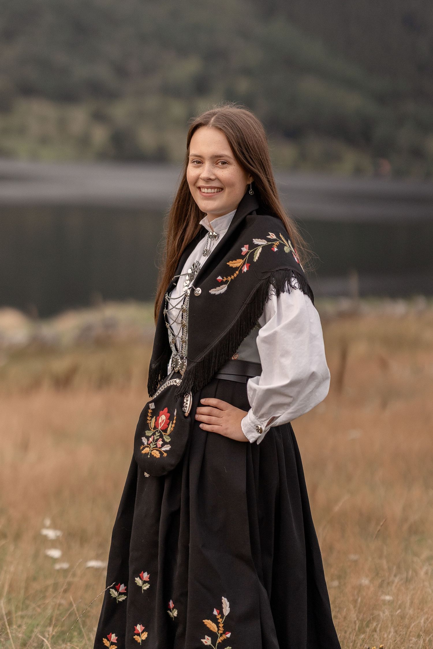 Nydelig konfirmant i naturen