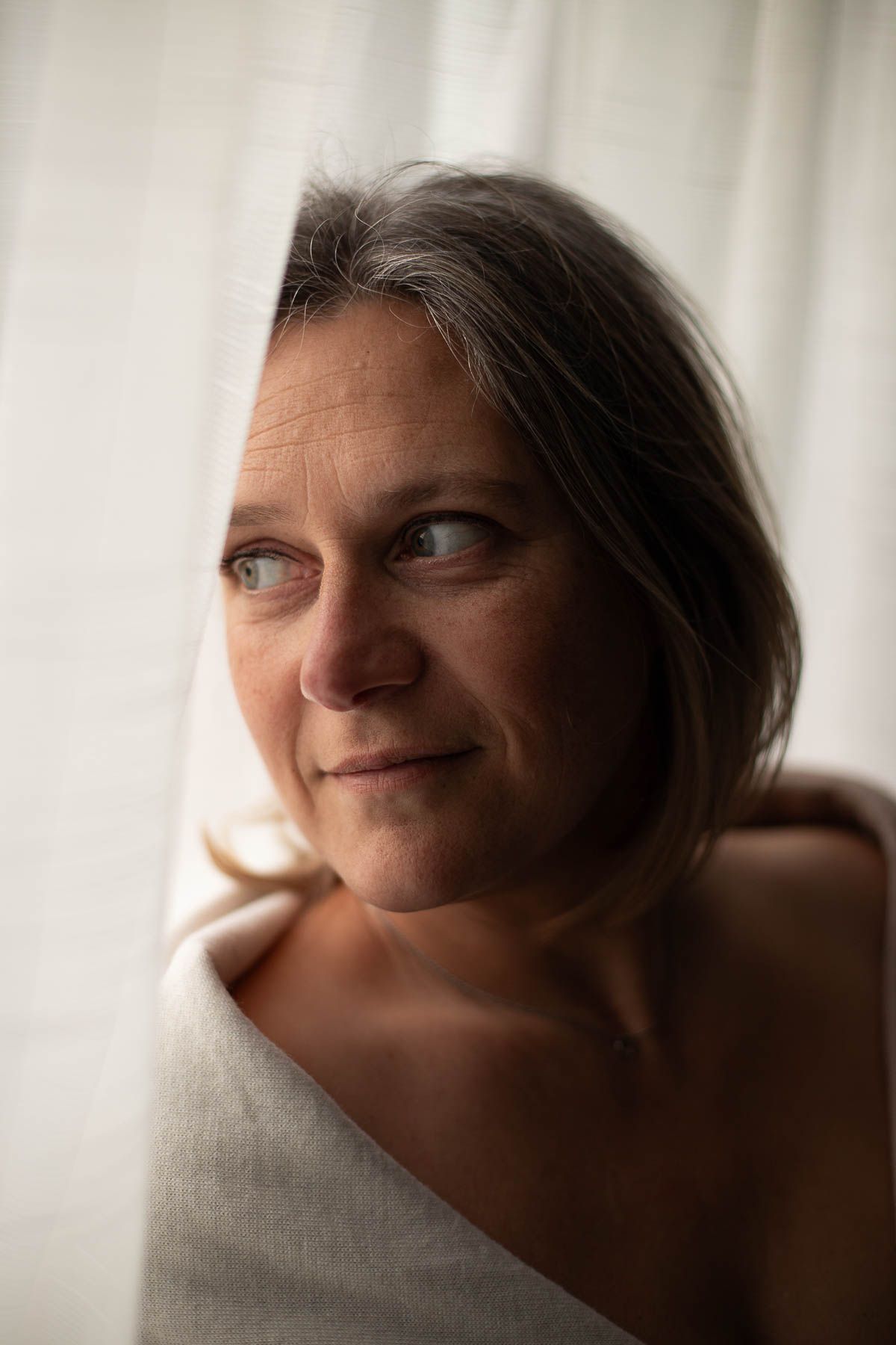 shooting portrait d'une femme en intérieur à Tours